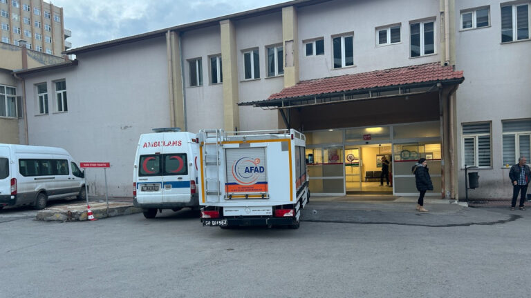 sivascumhuriyet-universitesi-hastanesinde-karbon-filtre-patladi-gaz-sizintisi-yasandi-sGbpO23l.jpg