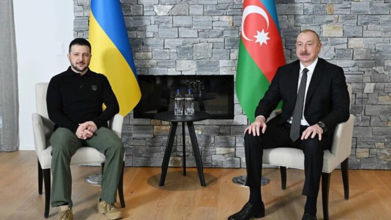 zelenski-azerbaycanla-stratejik-ortakligimizi-gelistirmeyi-dort-gozle-bekliyoruz-gRz89R5I.jpg
