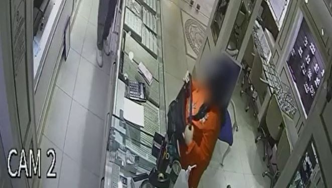 komsusunun evinden caldi kuyumcuda satti PffkcudK