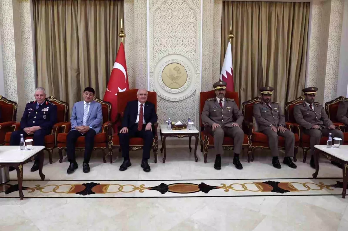 milli savunma bakani yasar guler katarda dIdfUWLV