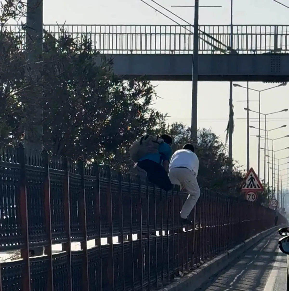 ogrenciler tehlikeli gecis yontemini tercih ediyor uw7xxeYl