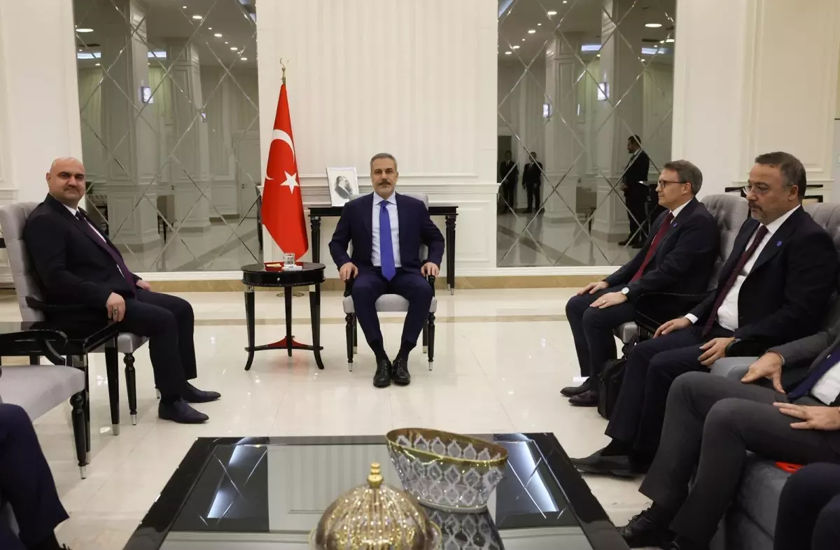 hakan fidan irak turkmen cephesi baskani ile gorustu qO6NRgOw.jpg